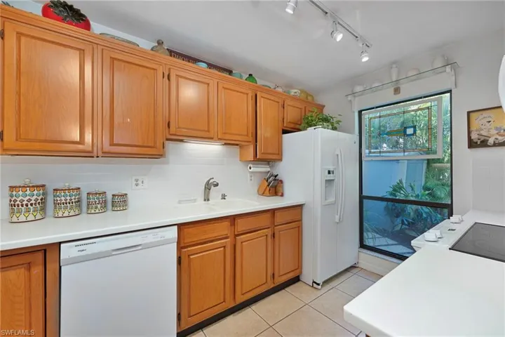 Light and bright kitchen