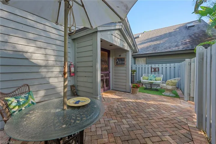 1337 Solana Rd K9, Naples, Florida 34103