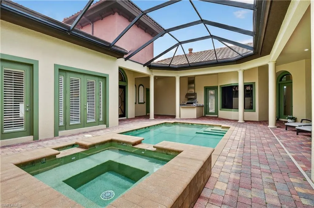 6528 Costa CIR, Naples, FL 34113,225051017