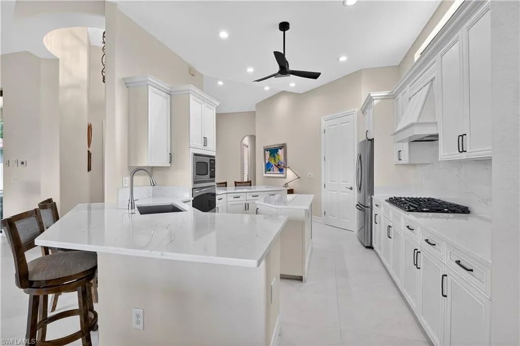 6528 Costa CIR, Naples, FL 34113,225051017