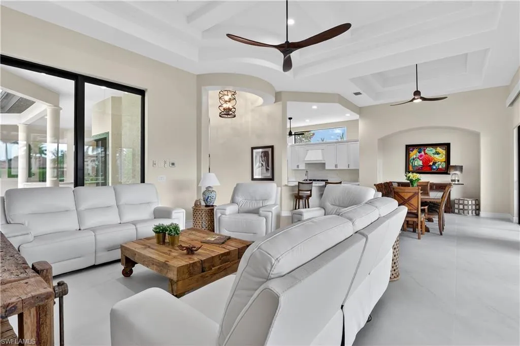 6528 Costa CIR, Naples, FL 34113,225051017