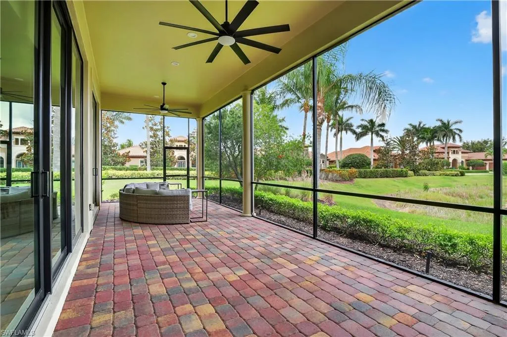 6528 Costa CIR, Naples, FL 34113,225051017