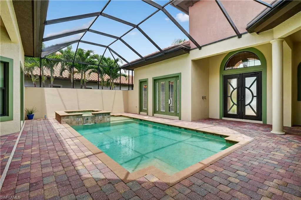 6528 Costa CIR, Naples, FL 34113,225051017