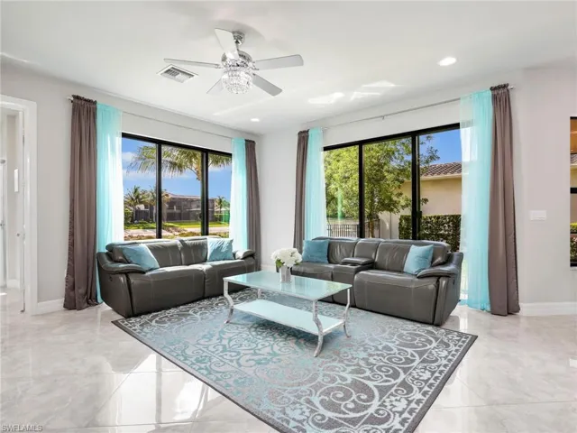 4716 Kensington Cir, Naples, Florida 34119