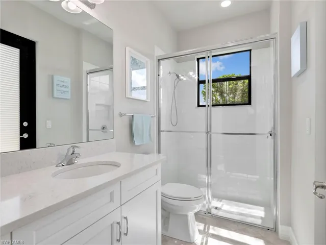 1st Floor Cabana Bath