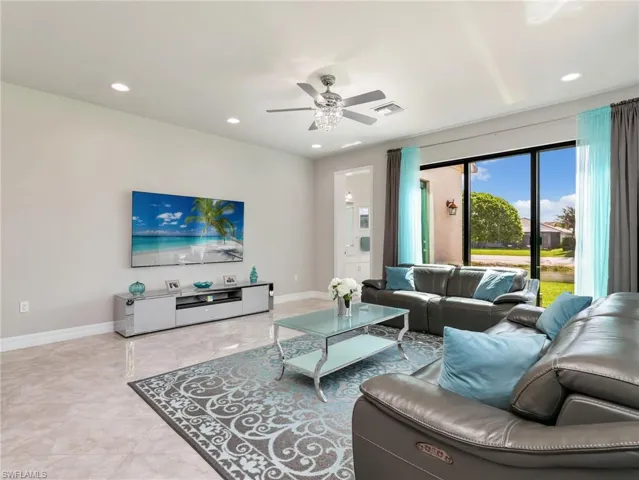 4716 Kensington Cir, Naples, Florida 34119