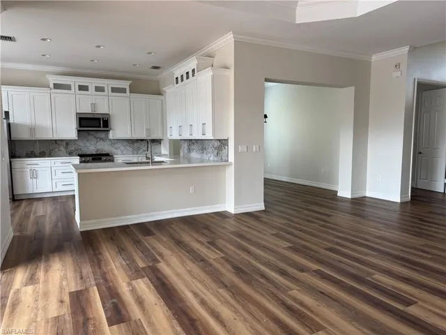 6592  Marbella  LN, Naples, FL 34105