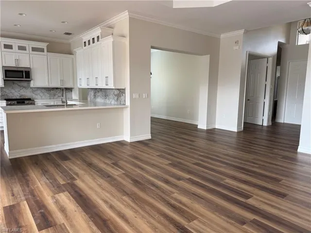 6592  Marbella  LN, Naples, FL 34105