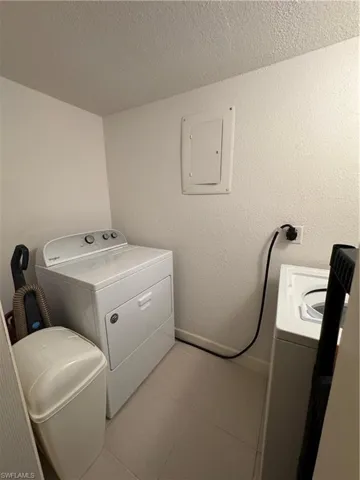 12658 Kenwood Ln B, Fort Myers, Florida 33907
