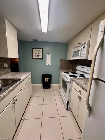 12658 Kenwood Ln B, Fort Myers, Florida 33907