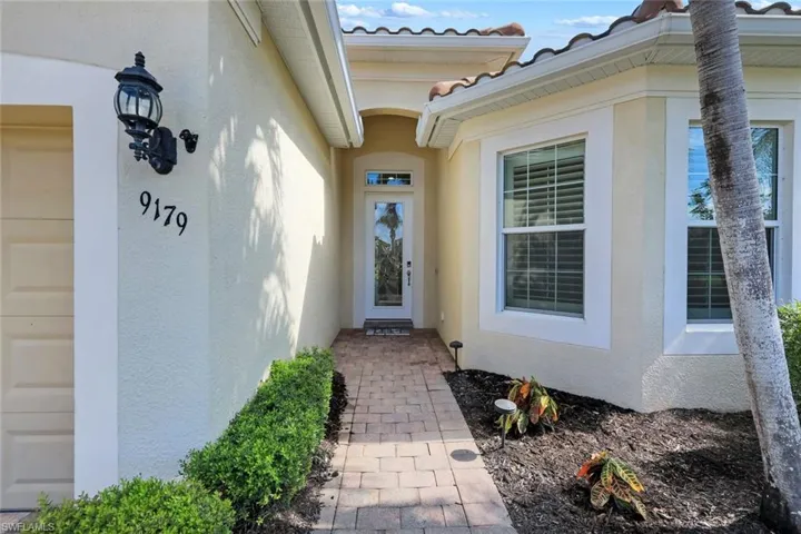 9179 Flint Ct, Naples, Florida 34120