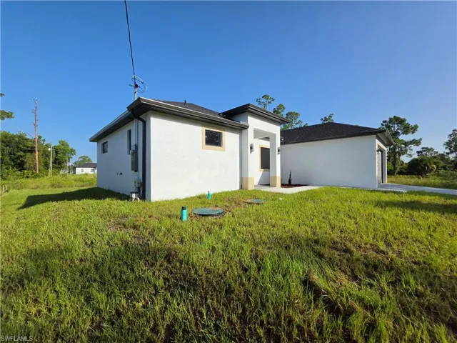 326 Nathan Ave, Lehigh Acres, Florida 33974