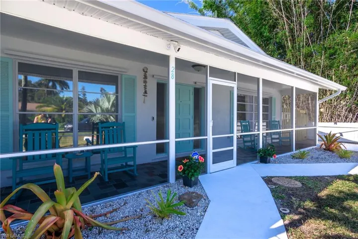 28  Constitution  DR, Naples, FL 34112