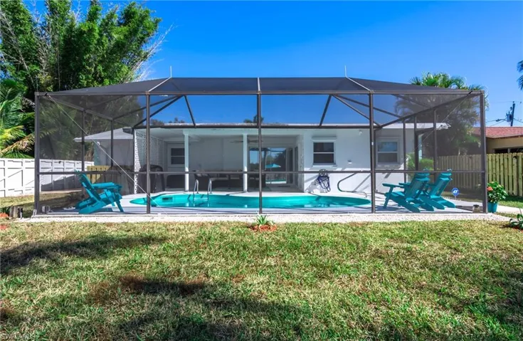28  Constitution  DR, Naples, FL 34112