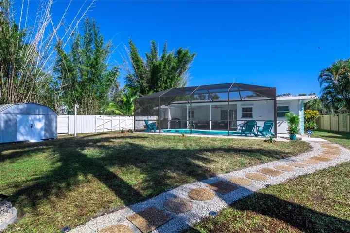 28  Constitution  DR, Naples, FL 34112