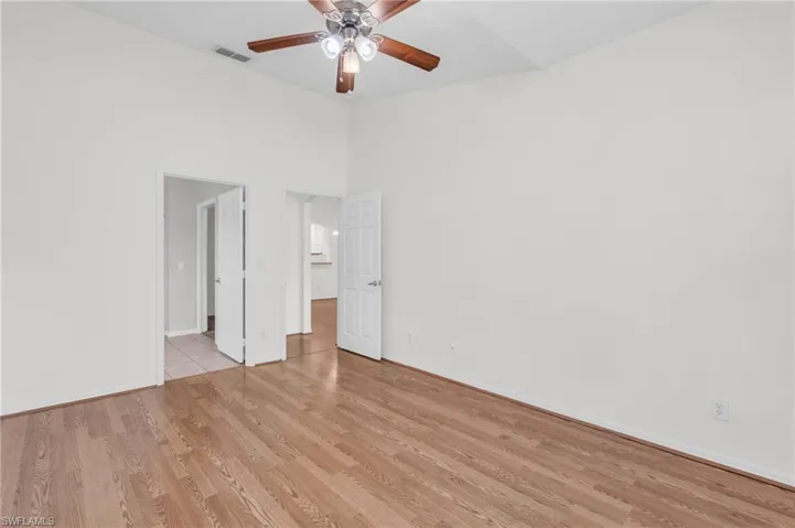 7655  Meadow Lakes  DR, Naples, FL 34104