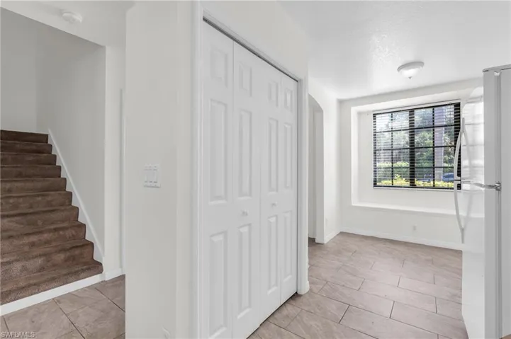 7655  Meadow Lakes  DR, Naples, FL 34104