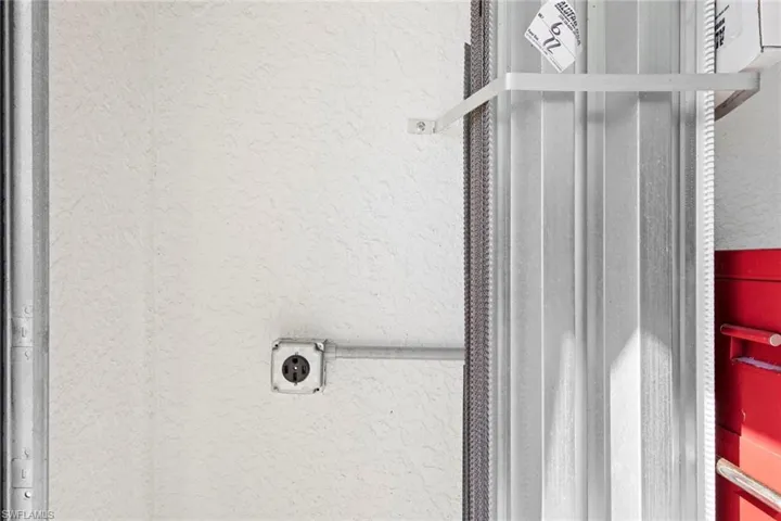 The 2-car garage has a ELECTRIC CAR CHARGER (April 2024).