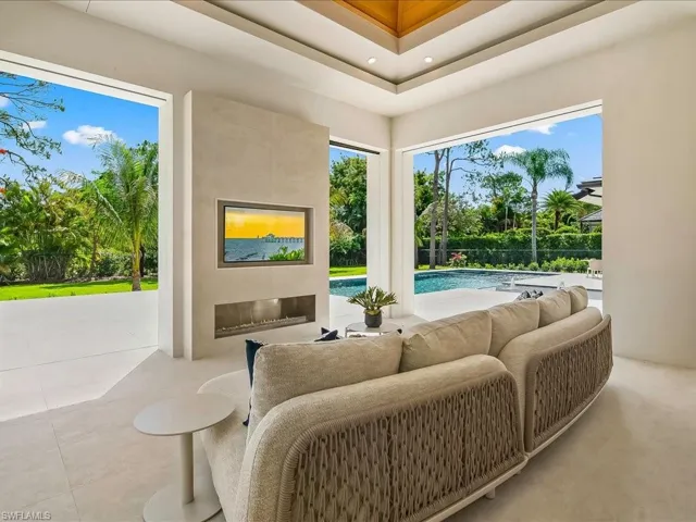 500 Ridge Dr, Naples, Florida 34108