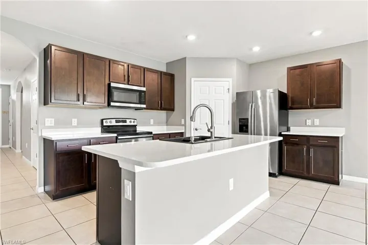3180 Cozumel Ct, Cape Coral, Florida 33909