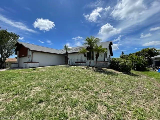 6057  Birnam Wood  LN, Fort Myers, FL 33908