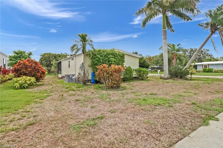 600  Charlemagne  BLVD, Naples, FL 34112