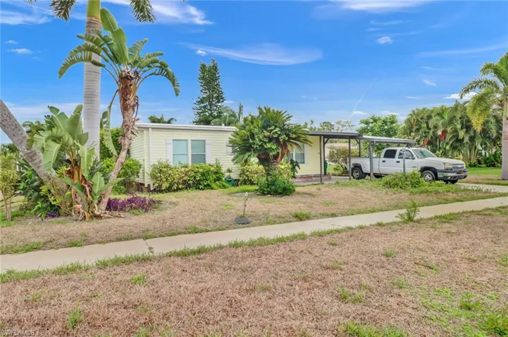600  Charlemagne  BLVD, Naples, FL 34112