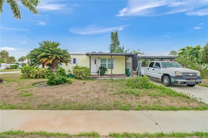 600  Charlemagne  BLVD, Naples, FL 34112