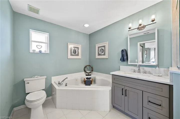 9087  Michael  CIR, Naples, FL 34113