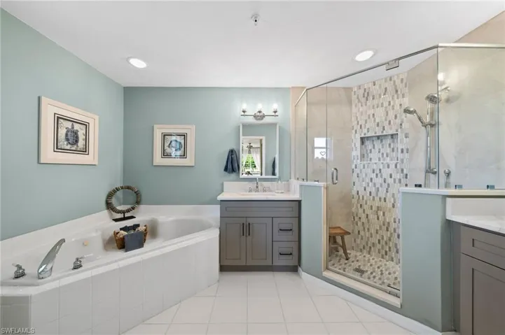 9087  Michael  CIR, Naples, FL 34113