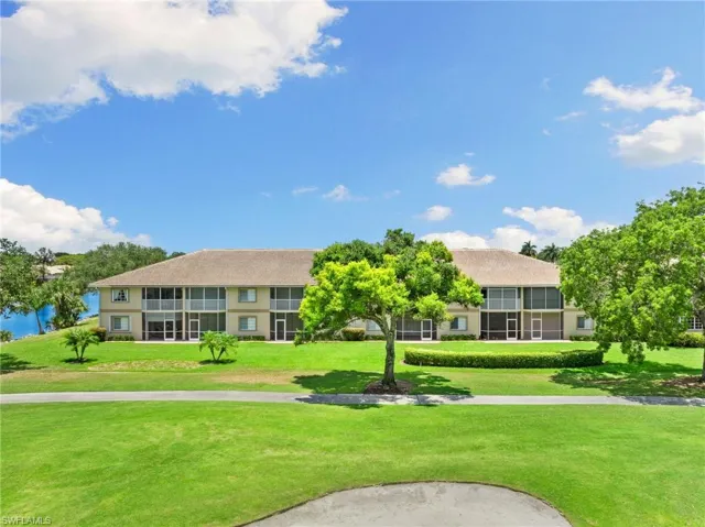 9087  Michael  CIR, Naples, FL 34113
