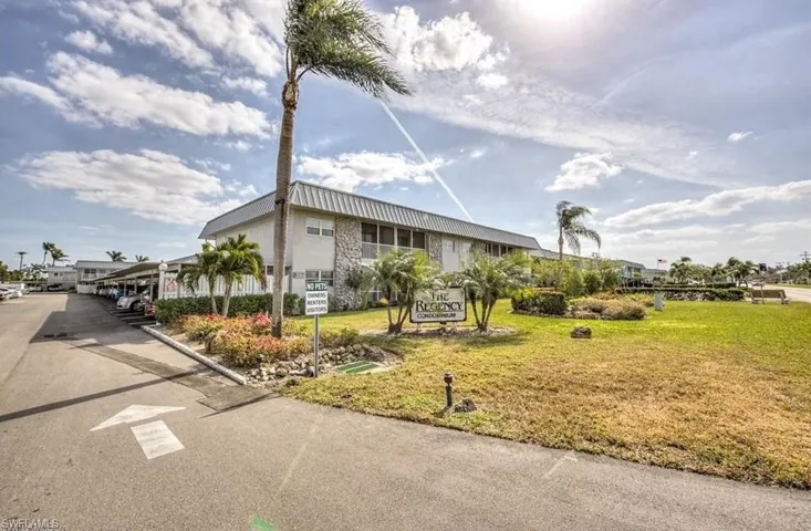 6777  Winkler  RD, Fort Myers, FL 33919