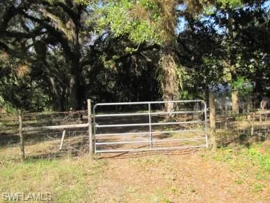 22721  Tuckahoe  RD, Alva, FL 33920