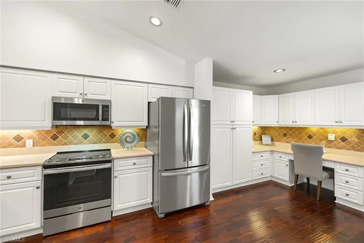 6634  Trident  WAY, Naples, FL 34108