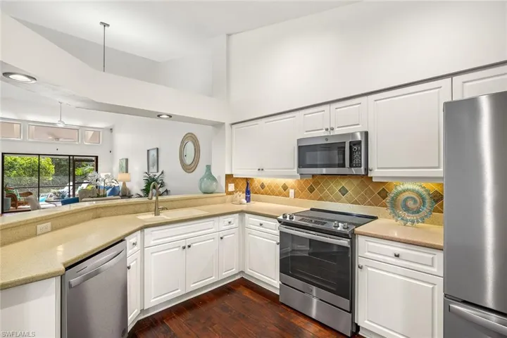 6634  Trident  WAY, Naples, FL 34108