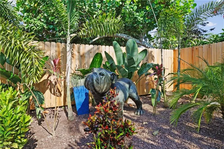 1294  Michigan  AVE, Naples, FL 34103