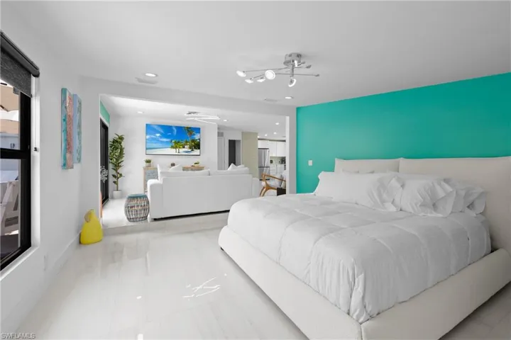 1294  Michigan  AVE, Naples, FL 34103