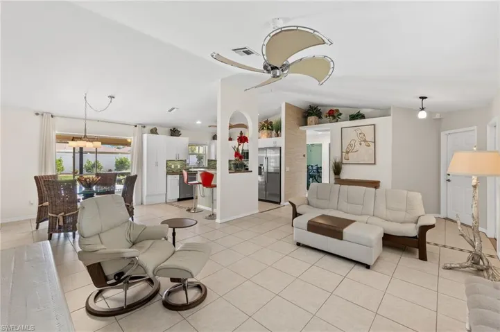 4125 SW 7th AVE, CAPE CORAL FL 33914