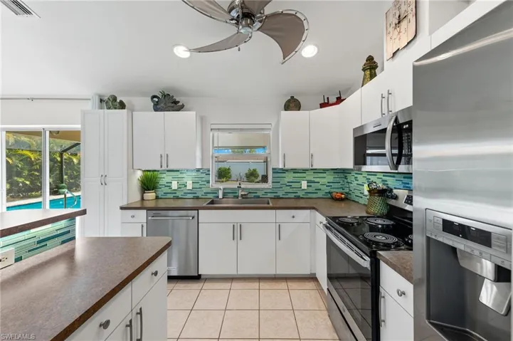 4125 SW 7th AVE, CAPE CORAL FL 33914