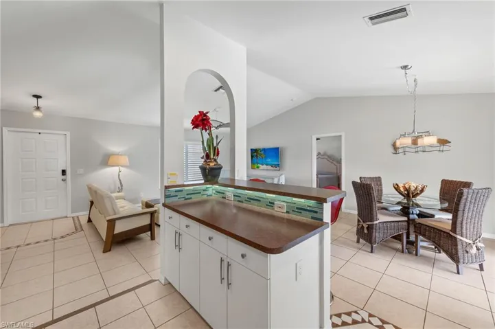 4125 SW 7th AVE, CAPE CORAL FL 33914