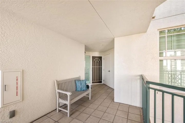 420  Cove Tower  DR, Naples, FL 34110