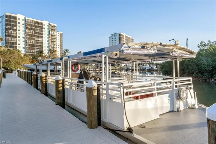 420  Cove Tower  DR, Naples, FL 34110