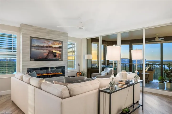 420  Cove Tower  DR, Naples, FL 34110