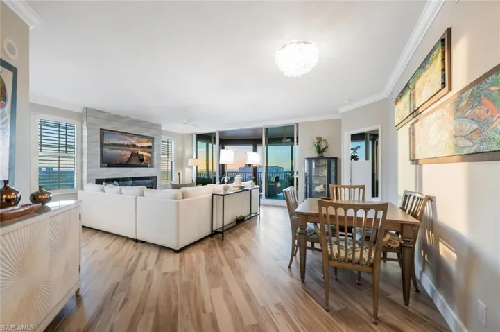 420  Cove Tower  DR, Naples, FL 34110
