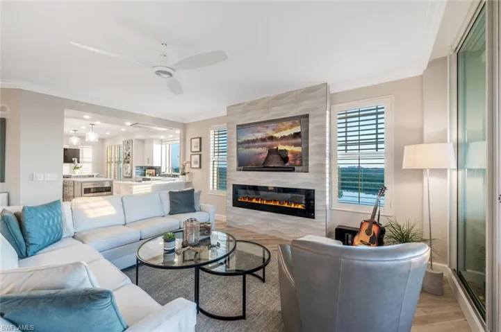 420  Cove Tower  DR, Naples, FL 34110