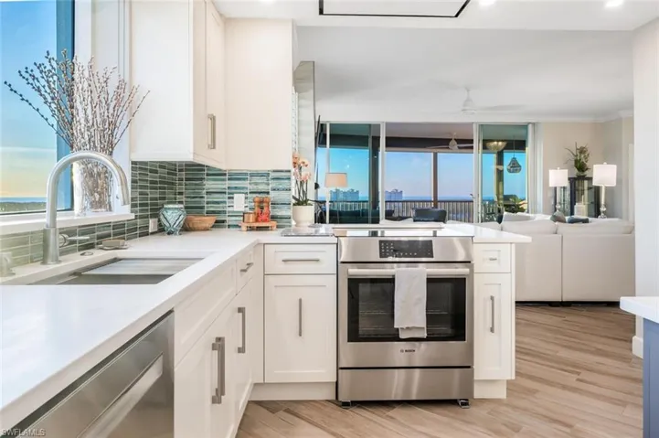 420  Cove Tower  DR, Naples, FL 34110