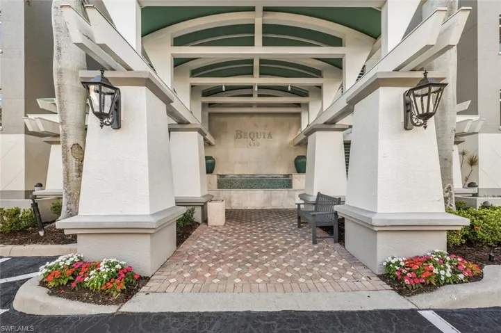 420  Cove Tower  DR, Naples, FL 34110