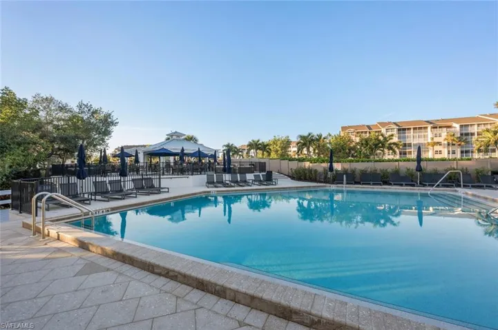 420  Cove Tower  DR, Naples, FL 34110