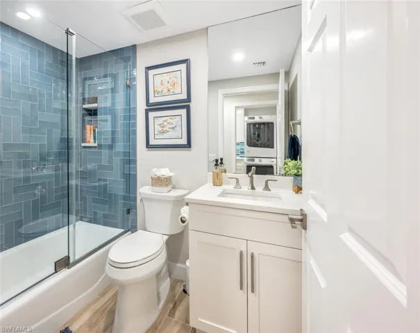 420  Cove Tower  DR, Naples, FL 34110