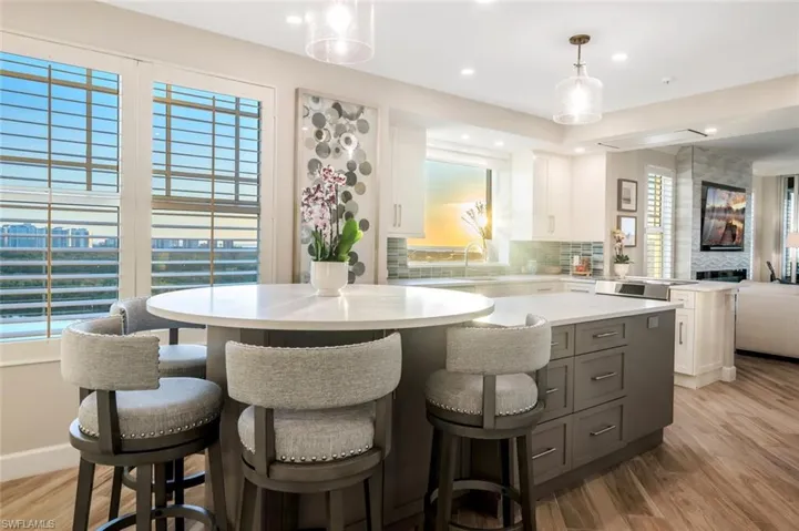 420  Cove Tower  DR, Naples, FL 34110